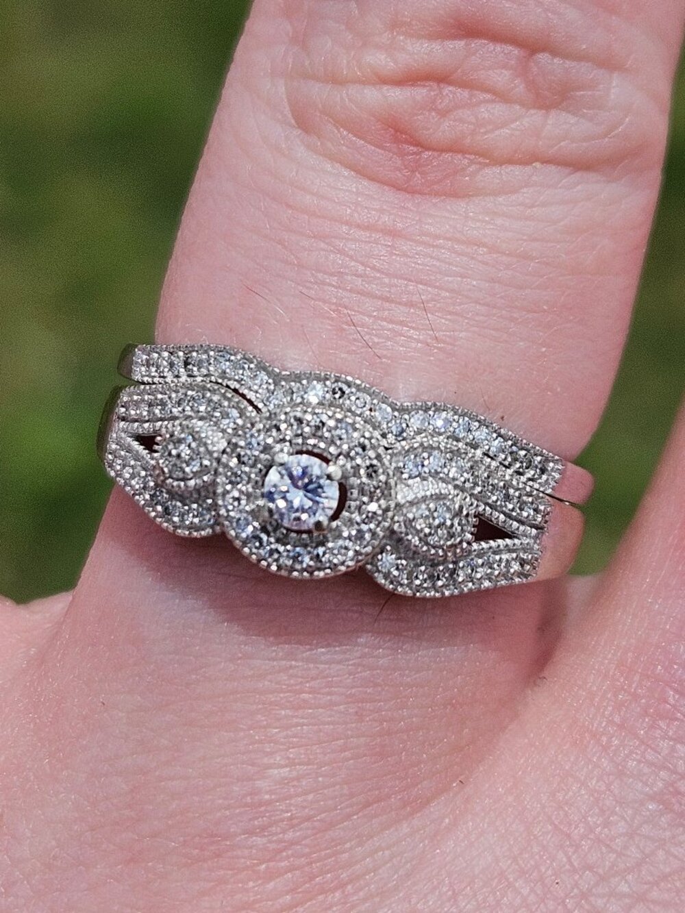 10K White Gold Diamond Halo Split Shank Loose Wedding Ring Set Size 8.25